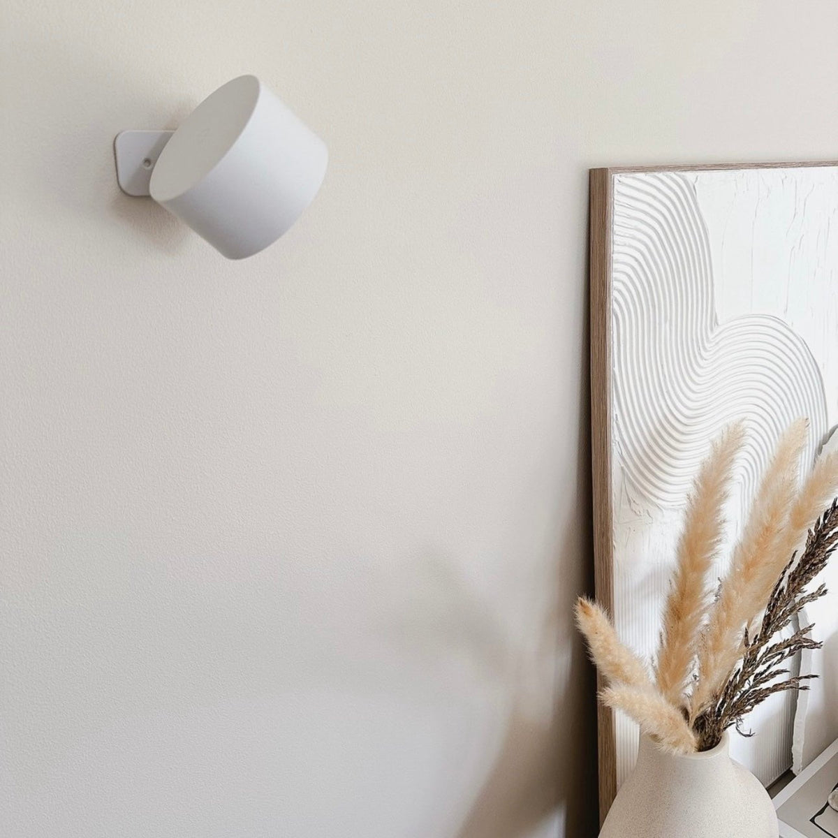 Wireless LED Wall Light with 360° Rotation, Touch Dimming, 3 Light Colors and USB-C Battery 17