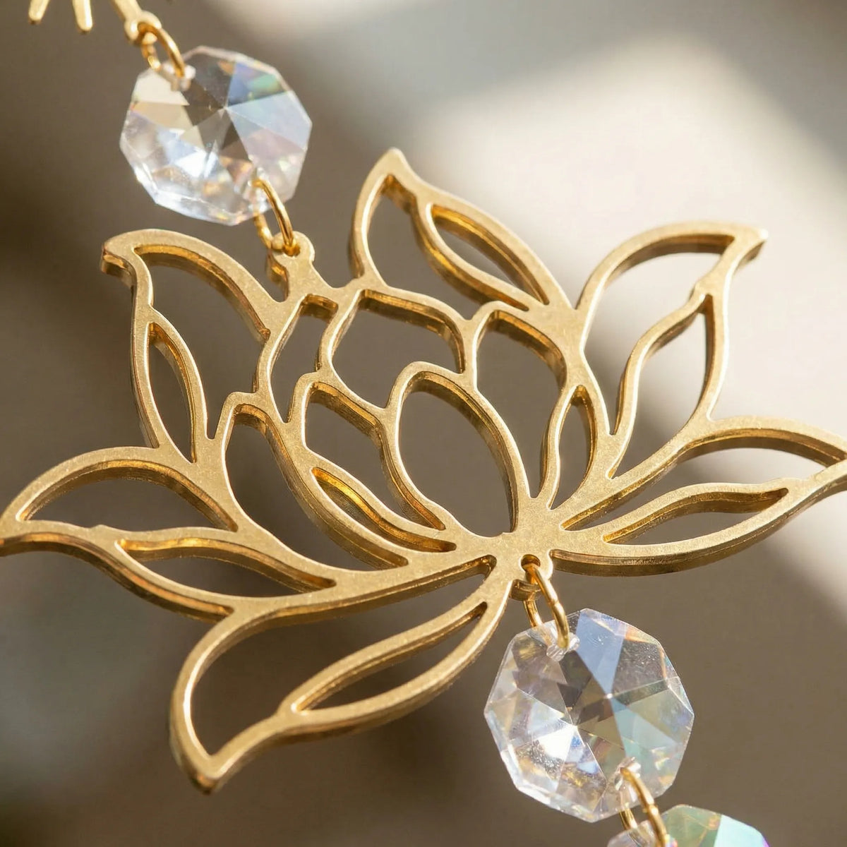 Hangende Lichtdecoratie Met Lotusbloemmotief - Sunwhisper