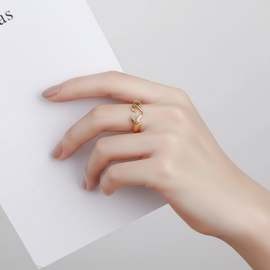 Herzförmiger Ring - HeartLove