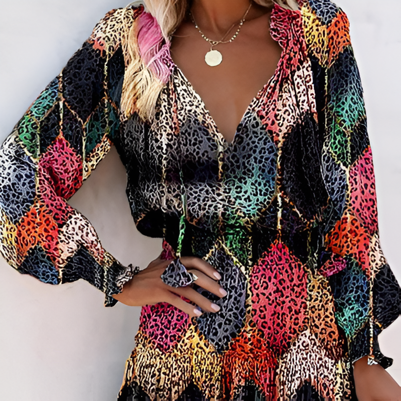 Fröhliches Sommerkleid mit Muster und Rüschen – Lina