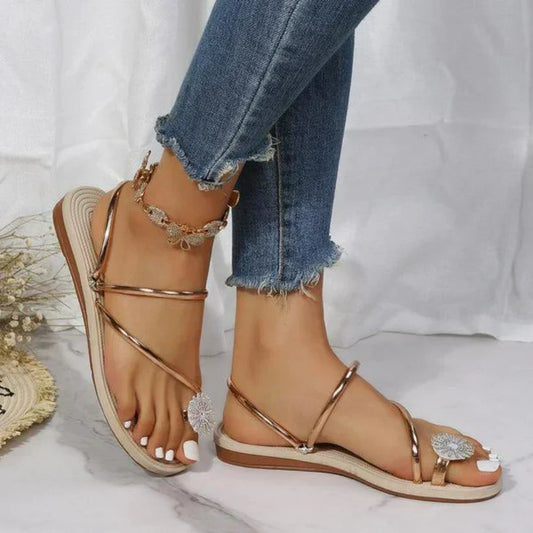 Modische Damensandalen mit einzigartigen Schneeflocken-Details – Arluna