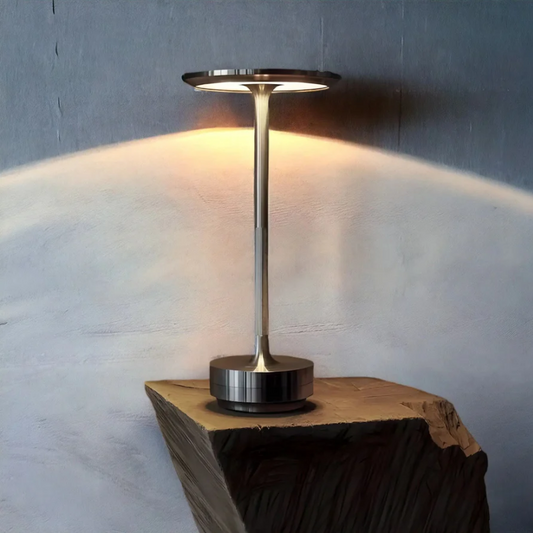 Moderne LED-Tischlampe aus Metall, dimmbar, energiesparend, stilvolles Design, Wohnzimmerbeleuchtung.