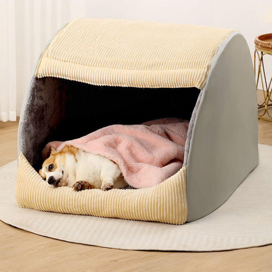 Großes, abnehmbares, halbgeschlossenes Hundezelt aus warmem Flanell in Beige und Grau.
