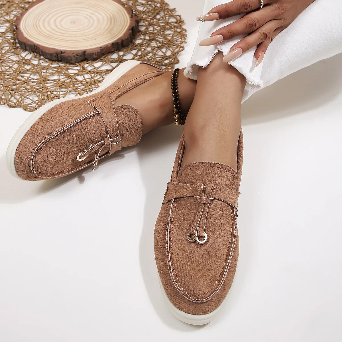 Braune Damen-Loafers aus Leder, Slip-On, flach, für Frühling und Herbst, hochwertige Qualität.