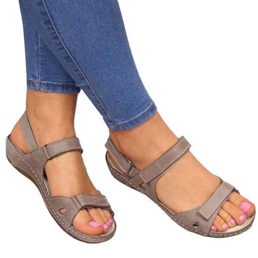 Damen Sandalen, beige, Leder, Klettverschluss, bequem, Sommermode, Freizeit, flache Sohle.