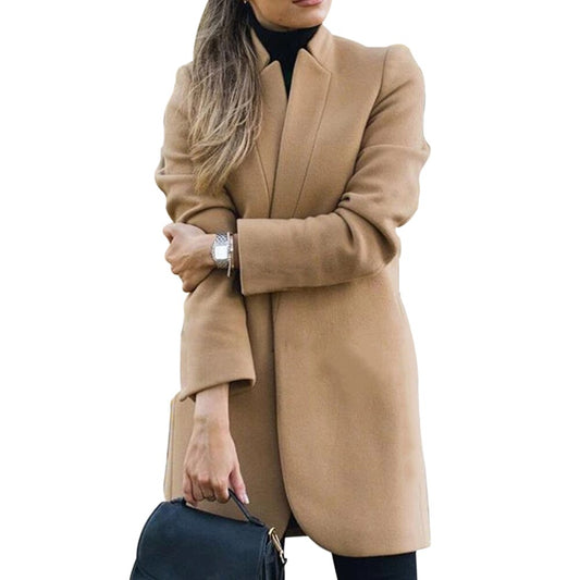 Damenmantel beige, eleganter Wollmantel, Herbstmode, klassischer Schnitt, stilvoller Look