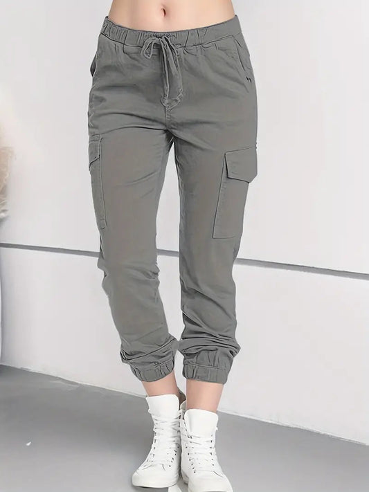 Graue Damen-Cargohose mit Taschen, elastischem Bund, sportlich, bequem, modisch.