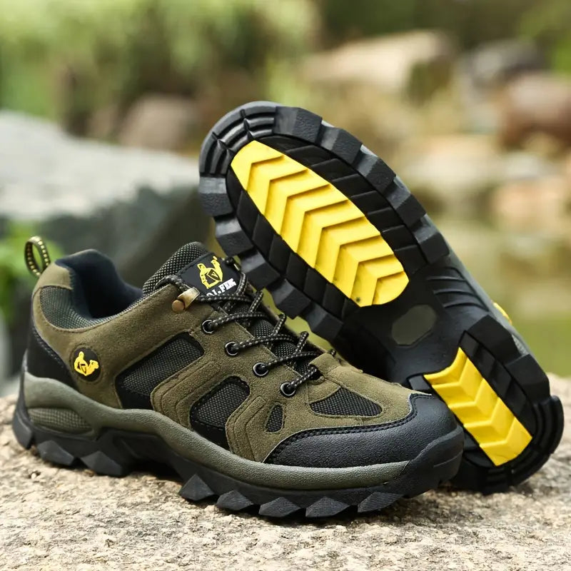 Grüne Wanderschuhe mit gelber Sohle, rutschfest, atmungsaktiv, Outdoor-Schuhe für Herren.
