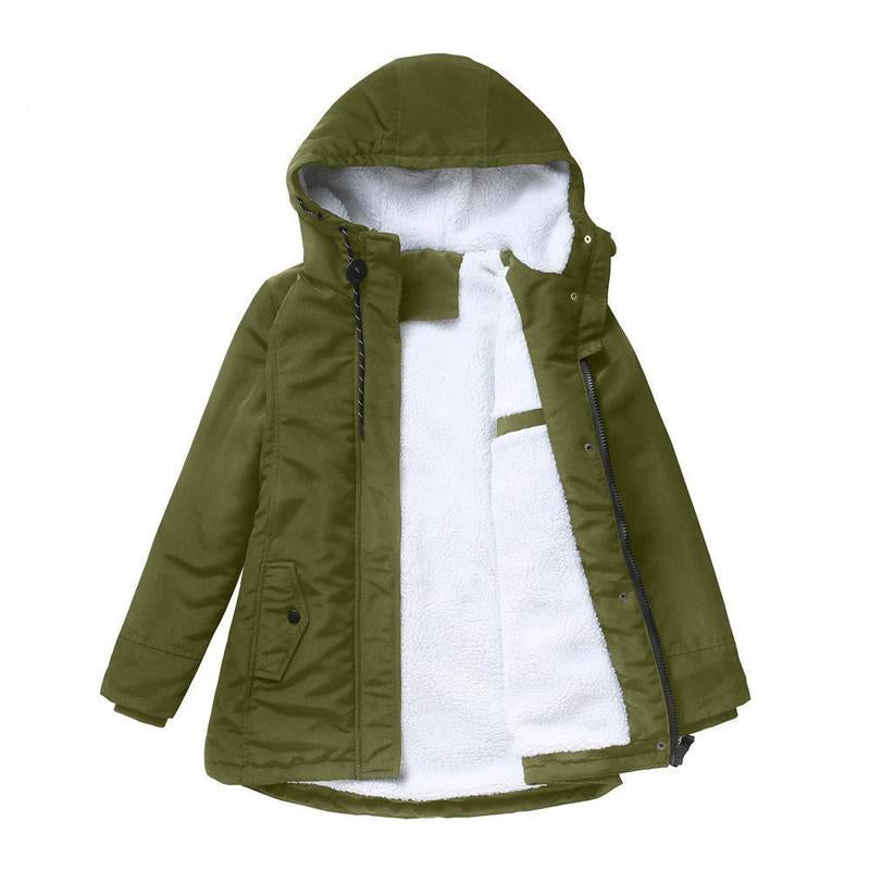 Olivgrüner Parka aufgeklappt, innen weißes Fleecefutter, Kordelzug an der Kapuze sichtbar 6