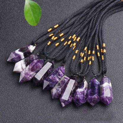 Amethyst-Anhänger Halskette, lila Kristall, schwarzes Band, Schmuck, Heilstein, Geschenkidee.
