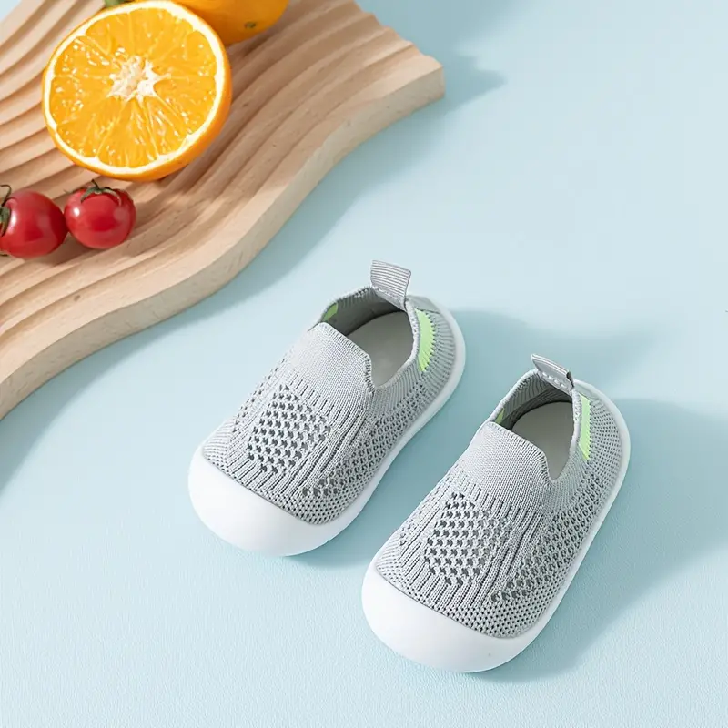 StepEase – Flexible Barfußschuhe für Kinder