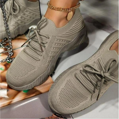 Luftdurchlässige Damen Chunky-Sneaker mit Schnürung – Saphira