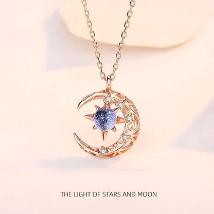 Goldene Halskette mit Mond- und Sternanhänger, blauer Kristall, Damen-Schmuck, elegant.