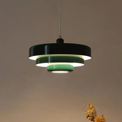 Moderne grüne Hängelampe aus Metall, dreistufiges Design, Wohnzimmerbeleuchtung.