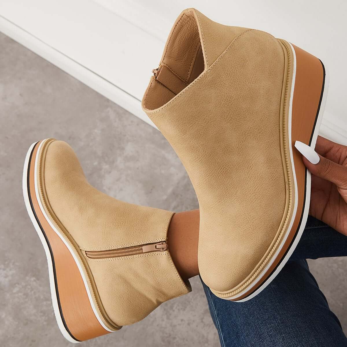 Trendige Damen Stiefeletten mit Reißverschluss und Plateau - Alessia