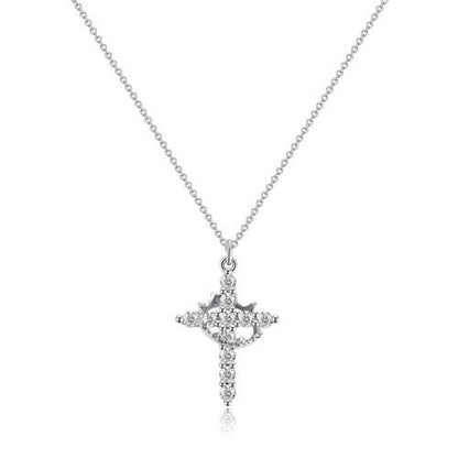 Silberfarbene Kreuzkette mit Kronenmotiv und Steinbesatz, Detailansicht des Anhängers an der feinen Gliederkette. 6