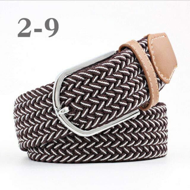 Geflochtener Gürtel, braun-weiß, elastisch, mit silberner Schnalle, Unisex-Accessoire.