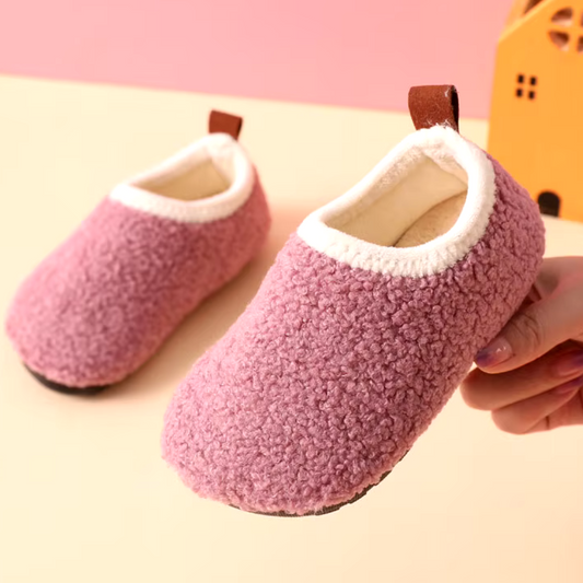 Winterliche Kinderschlüpfer | Kuschelig warme und gefütterte Pantoffeln für kleine Kinder