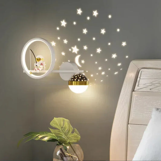 Wandleuchte Kinderzimmer Mond Sterne Design, LED, Weiß, Gold, Dekoration, Nachtlicht.