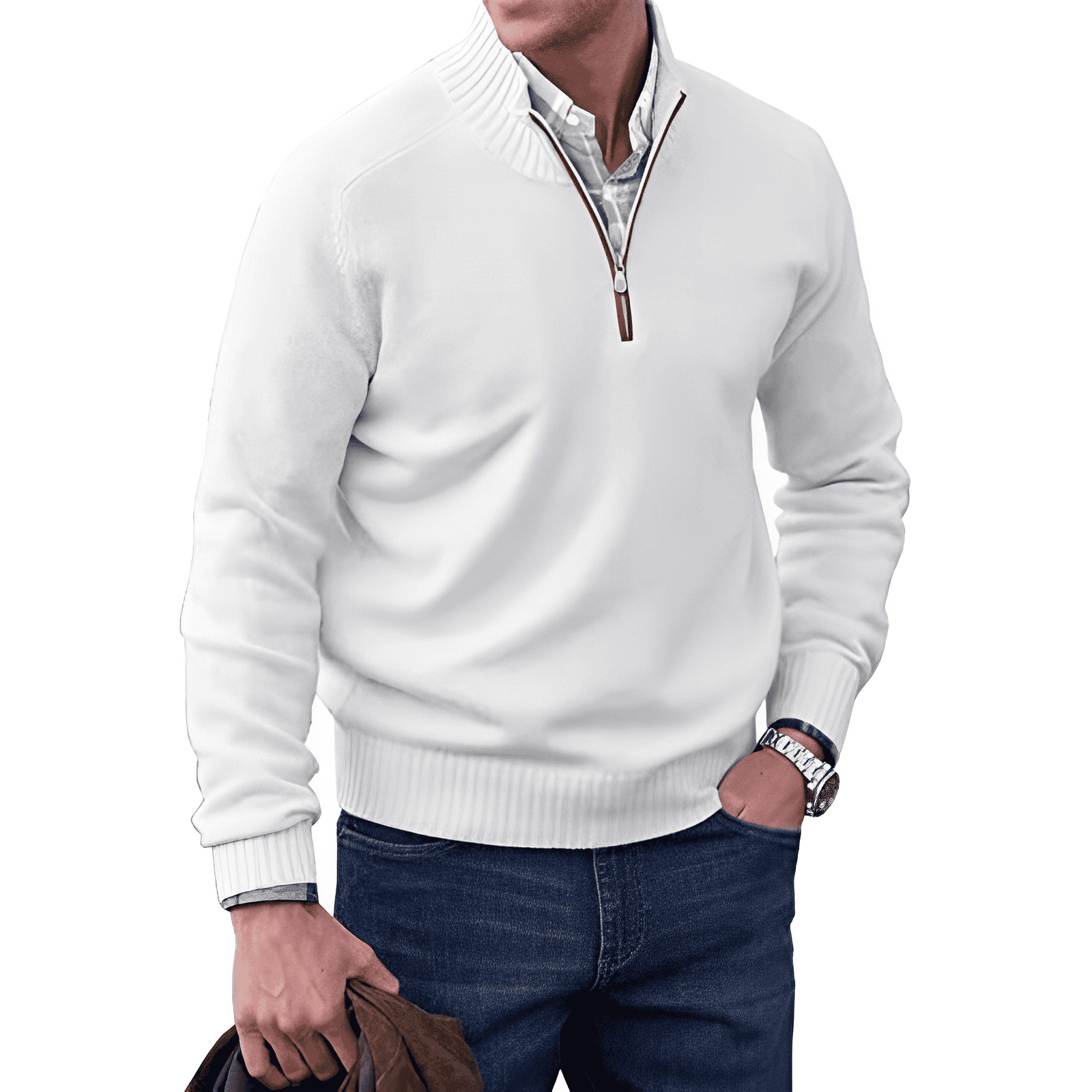 Mann in weißem Pullover mit Reißverschluss, blaue Jeans, hält braune Jacke, modisch, elegant.