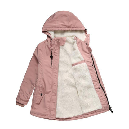 Rosafarbener Parka offen ausgebreitet, cremeweißes Fleecefutter und Pattentasche gut erkennbar 5