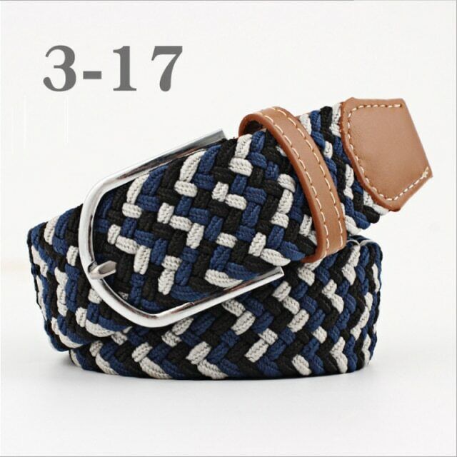 Geflochtener Gürtel, blau-schwarz-weiß, elastisch, mit braunem Lederdetail, Unisex-Accessoire.