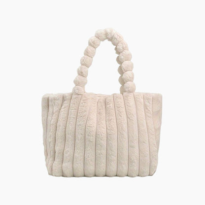 Weiße Plüsch-Handtasche mit gestepptem Design und geflochtenem Griff, modisch und elegant.