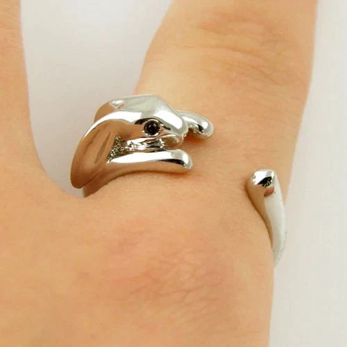 Silberner Hasenring, verstellbar, Tiermotiv, Damenmode, Schmuckaccessoire, Geschenkidee.