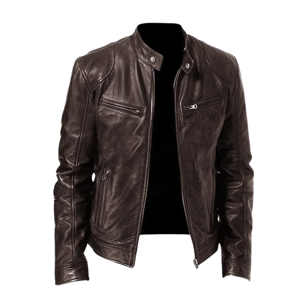 Offene Lederjacke in dunklem Braun mit Stehkragen, Kragenknopf und schrägen Brusttaschen mit Reißverschluss, Vorderansicht. 2