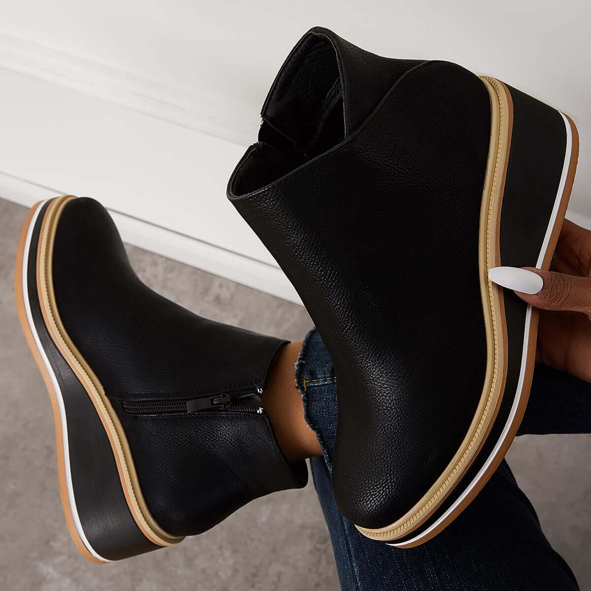 Trendige Damen Stiefeletten mit Reißverschluss und Plateau - Alessia