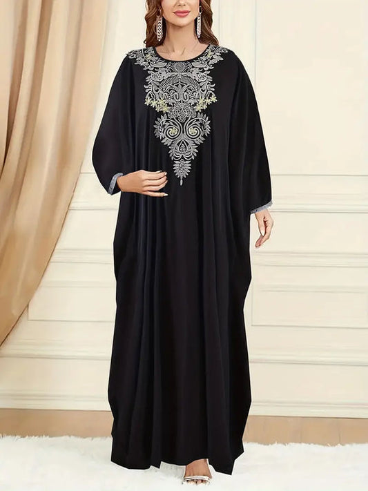 Schwarzes Kaftan-Kleid mit silberner Stickerei, Damenmode, elegant, langärmelig.