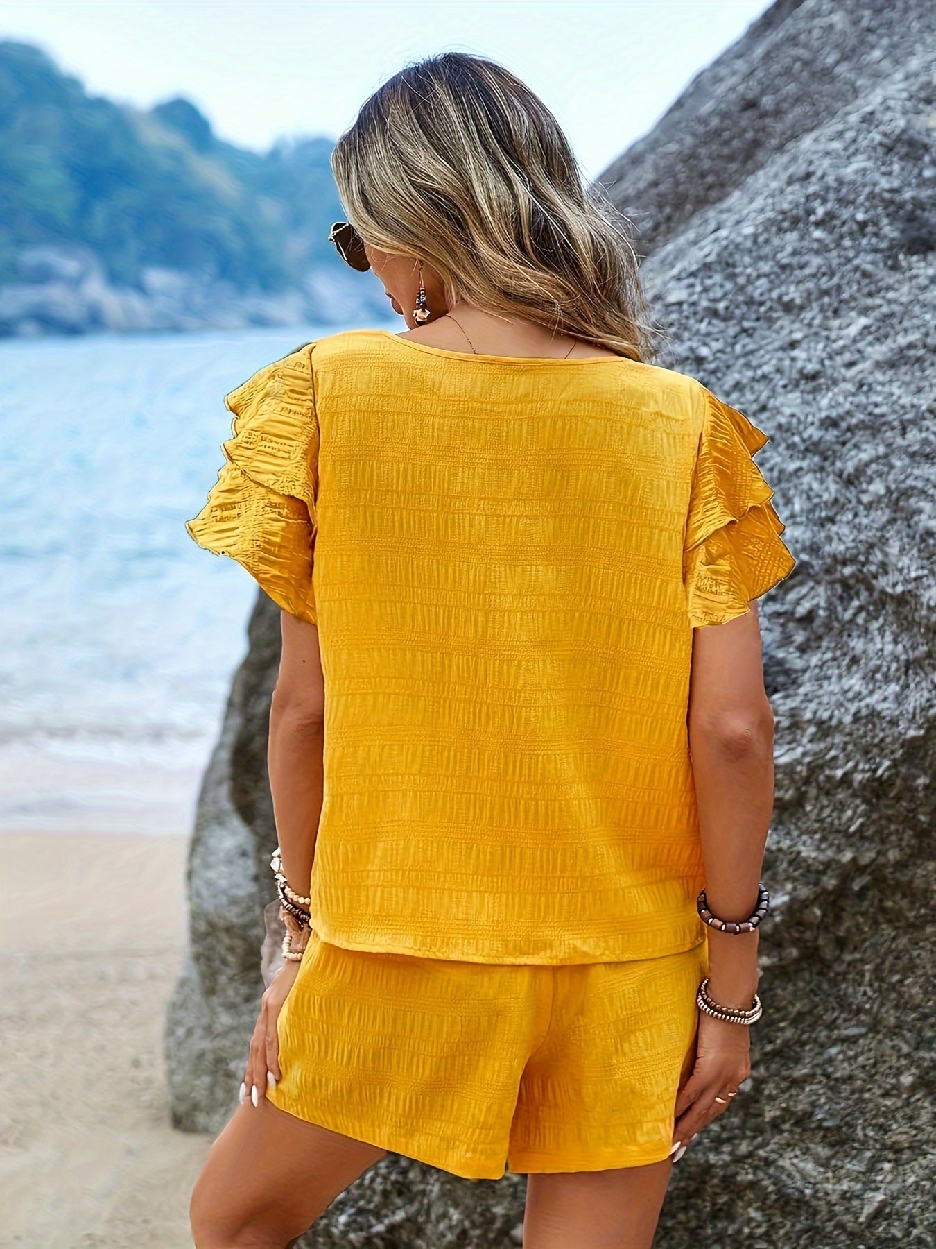 Zweiteiliges Set mit Rüschenärmeln und locker sitzenden Shorts – Livana