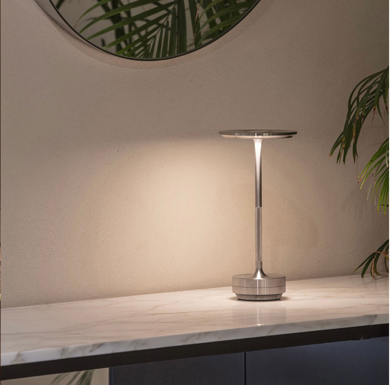 ClarityGlow Luxus Edition | Kabellose LED-Tischlampe