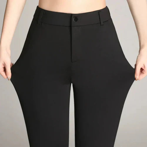 Schlank ausgestellte High-Waist-Hose – Mila