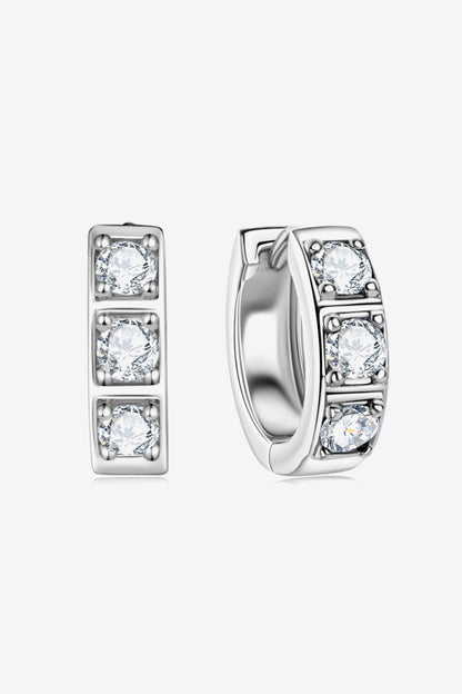 Silberne Creolen mit Zirkonia-Steinen, eleganter Schmuck, glänzend, modisch, Damen-Ohrringe.