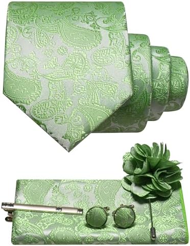 Set in hellem Grün mit gerollter Krawatte, Einstecktuch, Manschettenknöpfen, Krawattenclip und Blütenbrosche im Paisleymuster. 22