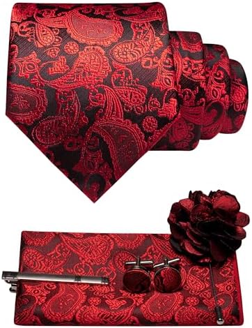 Set im Paisleymuster in Rot auf schwarzem Grund mit Krawatte, Einstecktuch, Manschettenknöpfen, Krawattenclip und Blumenbrosche. 8
