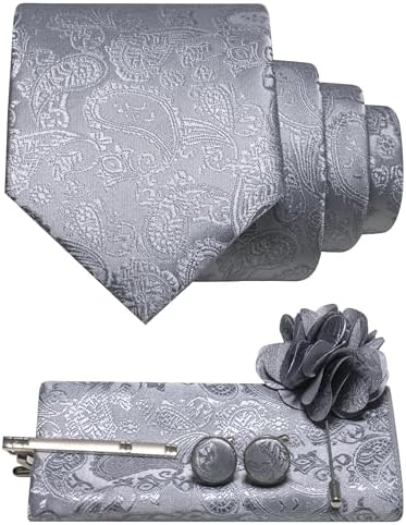 Set in mittlerem Grau mit Krawatte, Einstecktuch, Manschettenknöpfen, Krawattenclip und grauer Blütenbrosche im Paisleymuster. 32