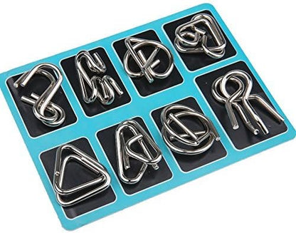 Metallpuzzle-Set, 8-teilig, Gehirntraining, Logikspiel, silber, auf blauem Tablett