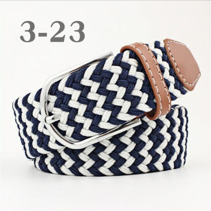 Geflochtener Gürtel blau-weiß, elastisch, mit silberner Schnalle, Unisex-Accessoire.