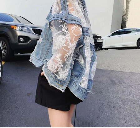 Damen-Jeansjacke mit Spitze, blau, transparent, modisch, lässig, Straßenmode, Sommerjacke
