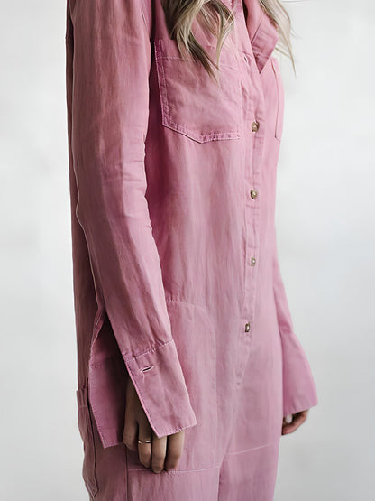 Rosa Damenhemd aus Seide, langärmelig, mit Knopfleiste, elegantes Design, modische Damenbekleidung.