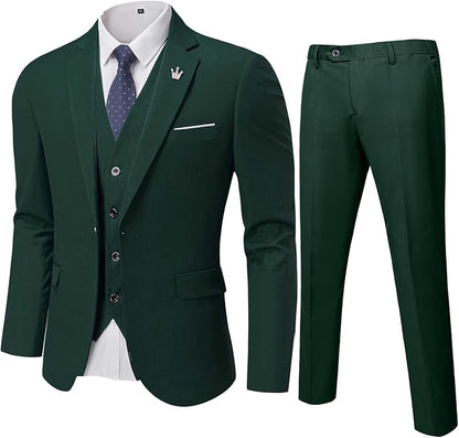 Dunkelgrüner Herrenanzug mit Weste, Krawatte und Einstecktuch, elegantes Business-Outfit.