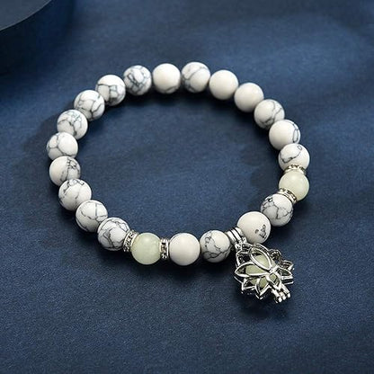 Weißes Howlith-Armband mit Lotus-Anhänger, Edelstein-Schmuck, Damen-Accessoire