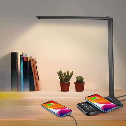 Schwarze LED-Schreibtischlampe mit kabelloser Ladefunktion, moderne Tischleuchte, USB-Anschluss.
