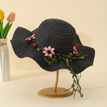 Damen-Sommerstrohhut mit Blumen- und Fruchtverzierung – Solène