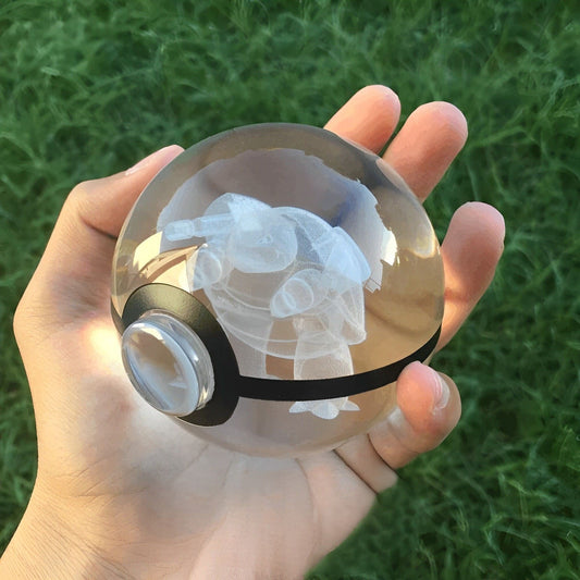 AA OUTOF STOCK Kristall-Pokékugel mit LED-Standfuß – Interaktives Sammelspielzeug