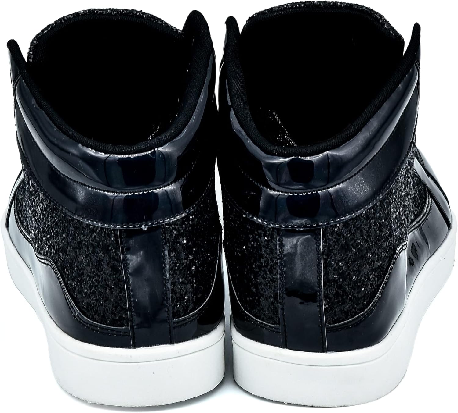 Schwarze Sneaker aus Leder und Stoff, hohe Sohle, modisch, Herren, Rückansicht.