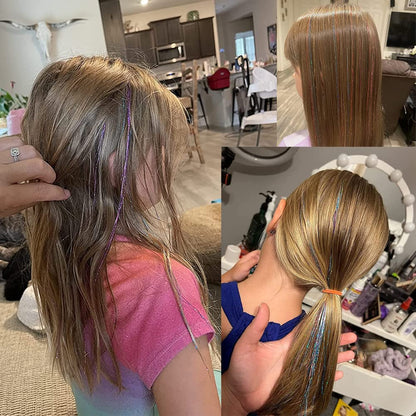Mädchen mit glitzernden Haarsträhnen, blondes Haar, modische Frisur, Kinderfrisur, Zuhause.