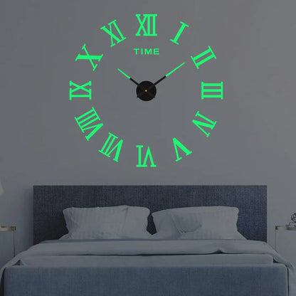 Leuchtende Wanduhr mit römischen Ziffern über einem Bett, modernes Design, Schlafzimmer-Dekoration.